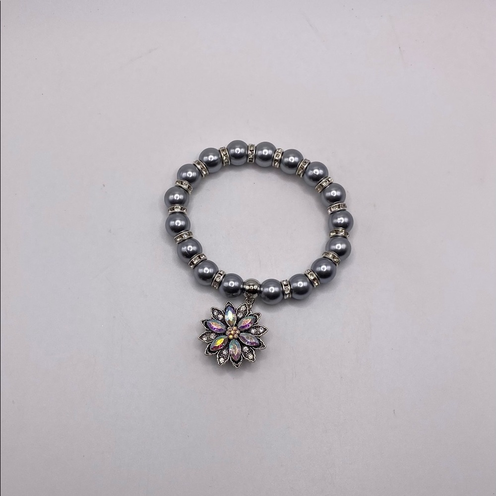 Silver Pearls Snap Bracelet with Iridescent Flower 18mm snap! SEE VIDEO! 🌻🌻🌻 - Picture 11 of 13